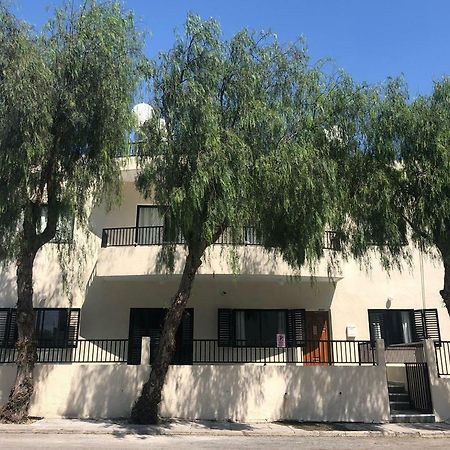 Athinas Court Aparthotel Paphos Buitenkant foto