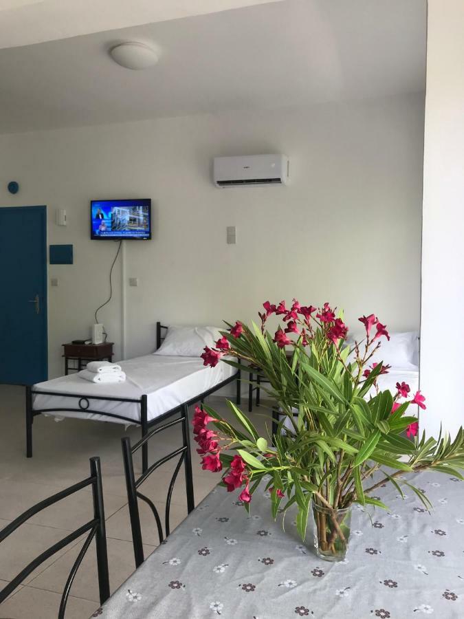 Athinas Court Aparthotel Paphos Buitenkant foto