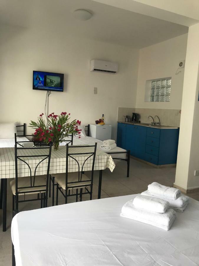 Athinas Court Aparthotel Paphos Buitenkant foto