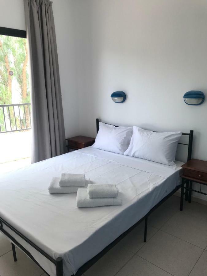 Athinas Court Aparthotel Paphos Buitenkant foto