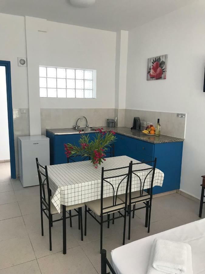 Athinas Court Aparthotel Paphos Buitenkant foto