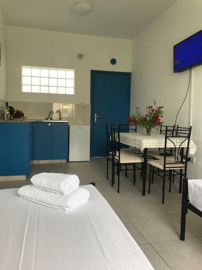 Athinas Court Aparthotel Paphos Buitenkant foto